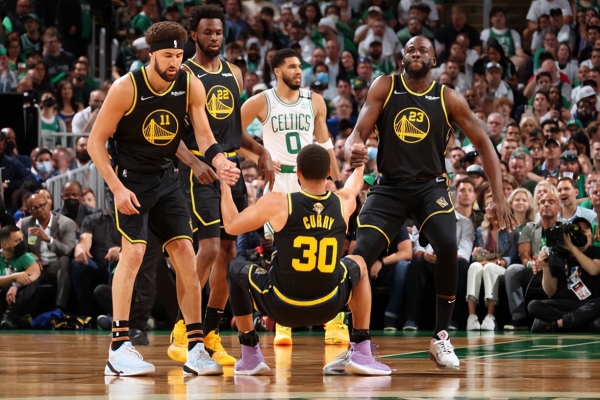 国足视角 国足视角